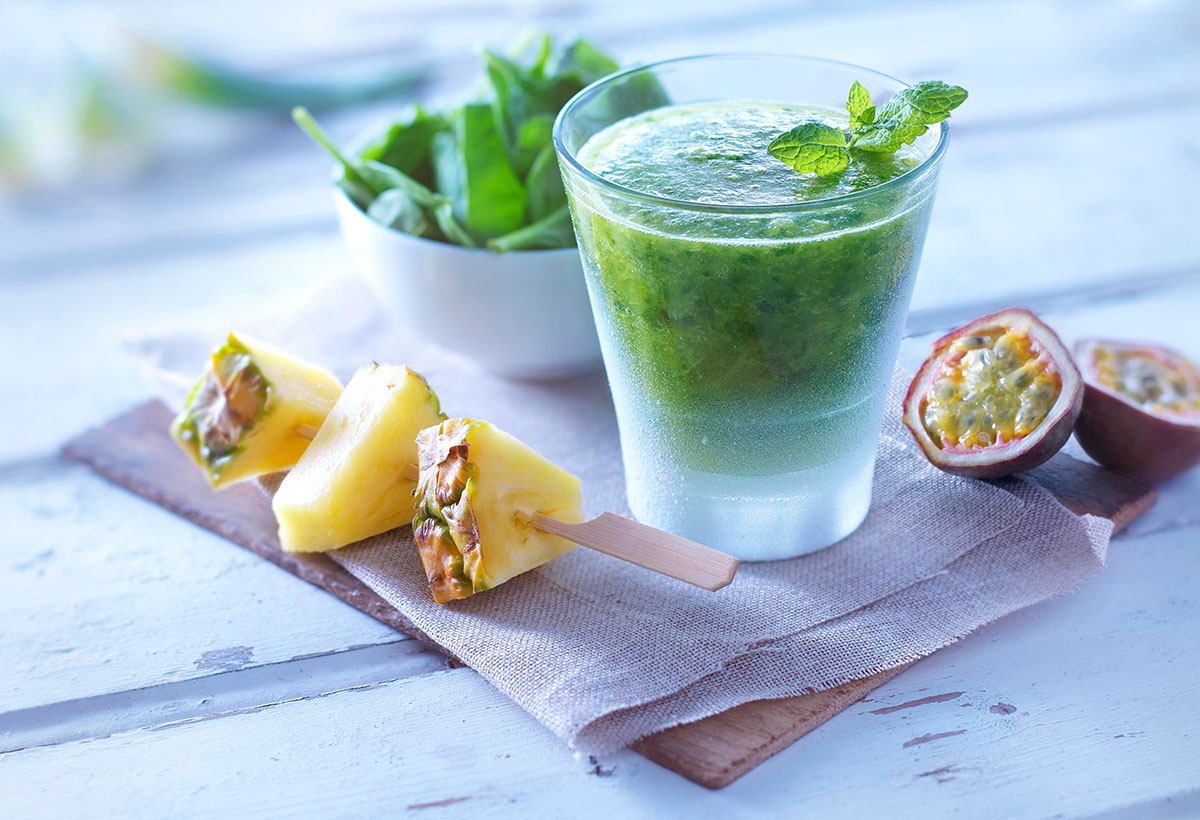 Drinks photography of CoolBest's smoothies with pineapple and passion fruit made by Studio_m Photography Amsterdam